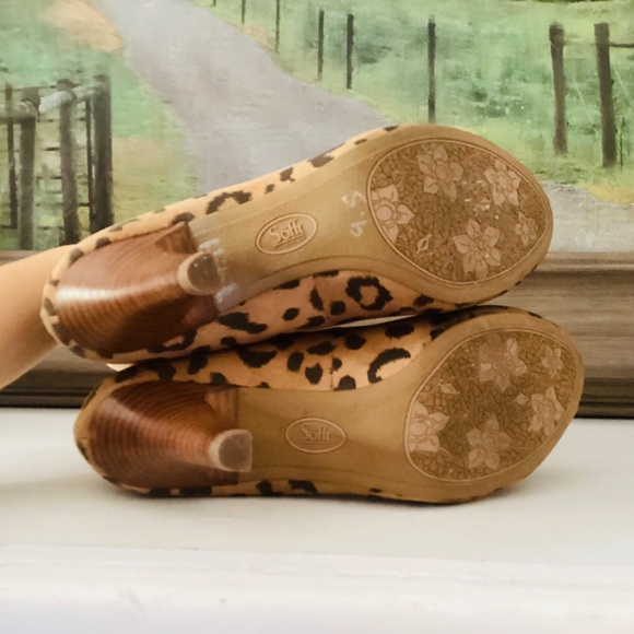 Sofft Size 9.5 M High Heel Pump Suede Leather Printed Leopard Peep Toe Rosette - Picture 14 of 15